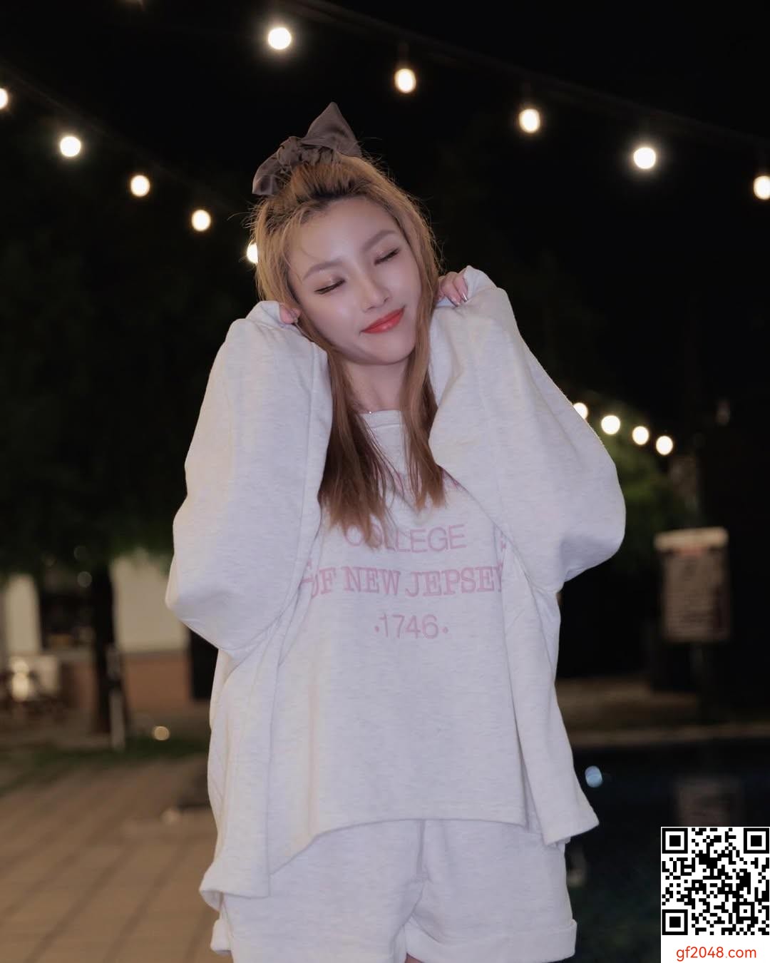 「薇傲Hui」散發誘惑氣息 暗藏乳香美景 (10P)