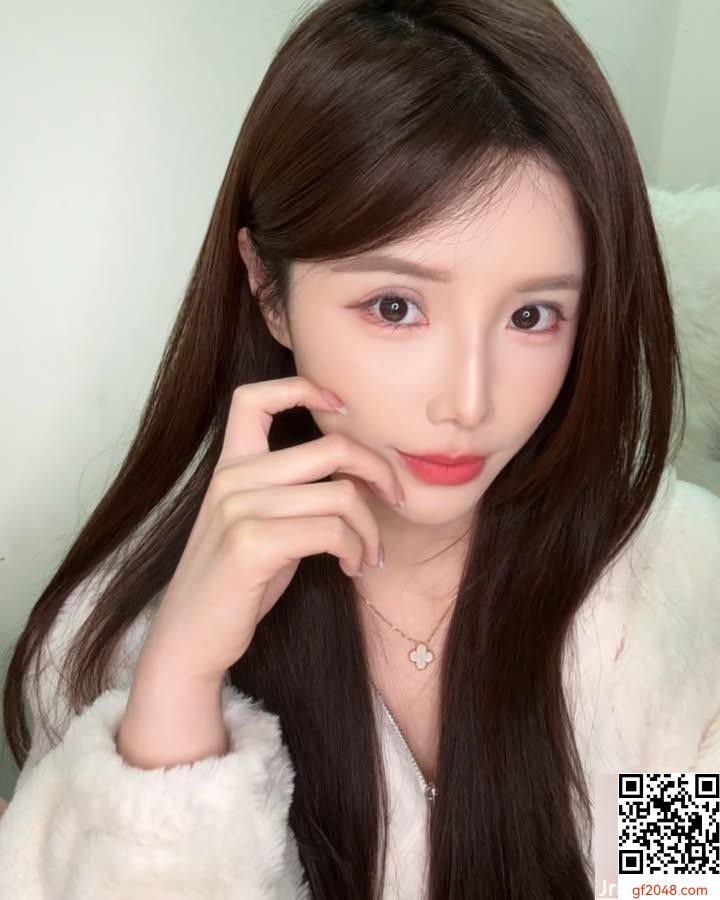 「佩茹」散發誘惑氣息 暗藏乳香美景 (10P)