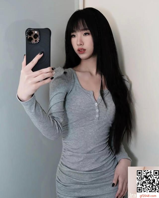 小S長女Elly辣照曝光！美國南加大變身女王，網友：氣場強到能開演唱會！ (11P)