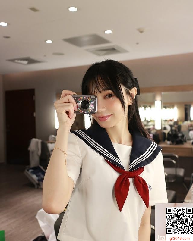 前女團成員寶兒大突破！性感寫真書讓粉絲「選到手軟」！ (11P)