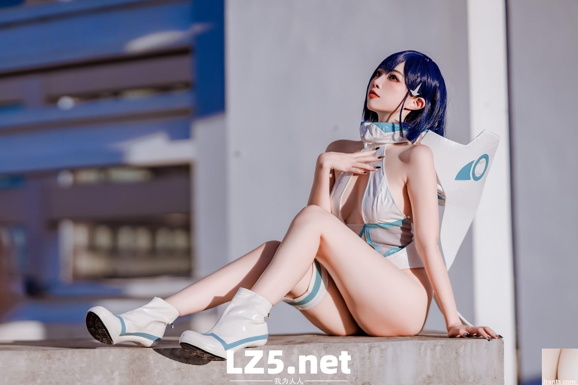 二佐Nisa – 戰斗服 (18P)