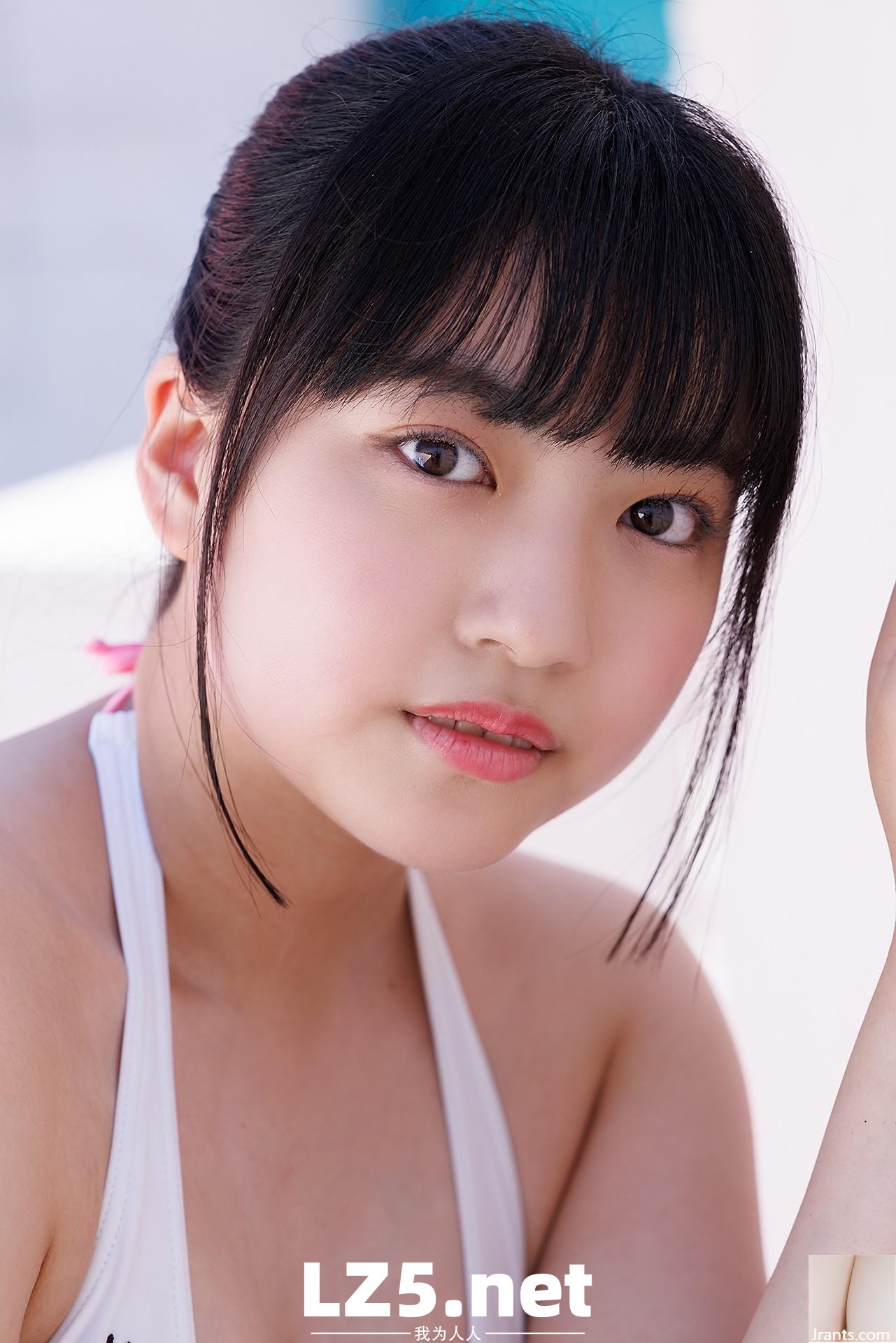 [小花真彩] 有臉蛋又有身材 滿滿的甜美誘惑 (42P)