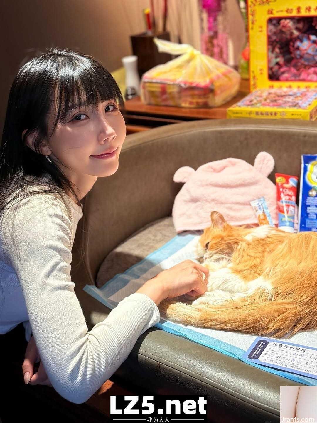 「喬喬兒QQE」完美身形成為視覺焦點 (10P)