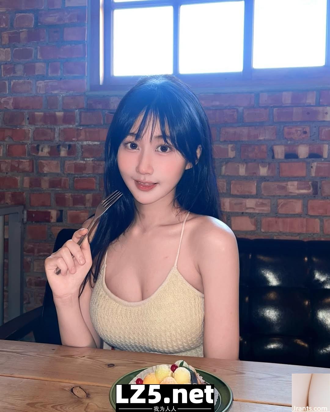 「Angela」香豔美乳溢出 身材實在太惹火 (10P)