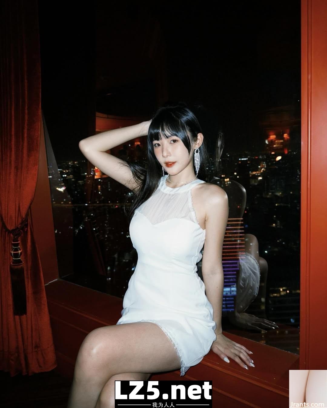 「衣浠」氣質與性感身材的完美融合 (10P)