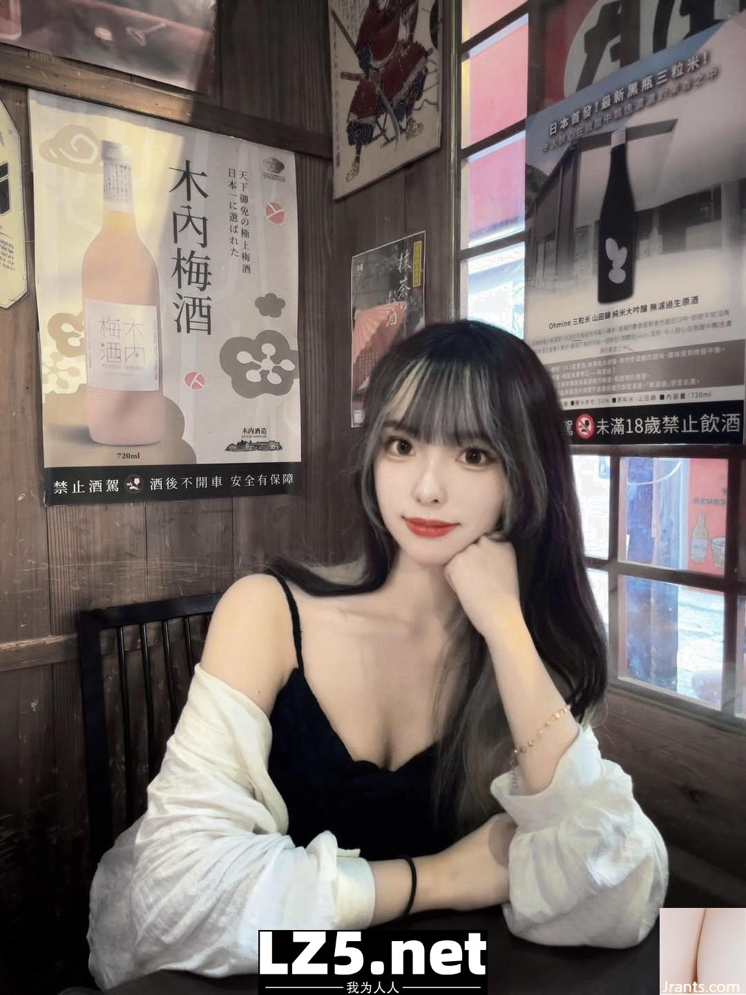 性感辣姐「張雯淳」無暇零缺點的顏值體態 (10P)