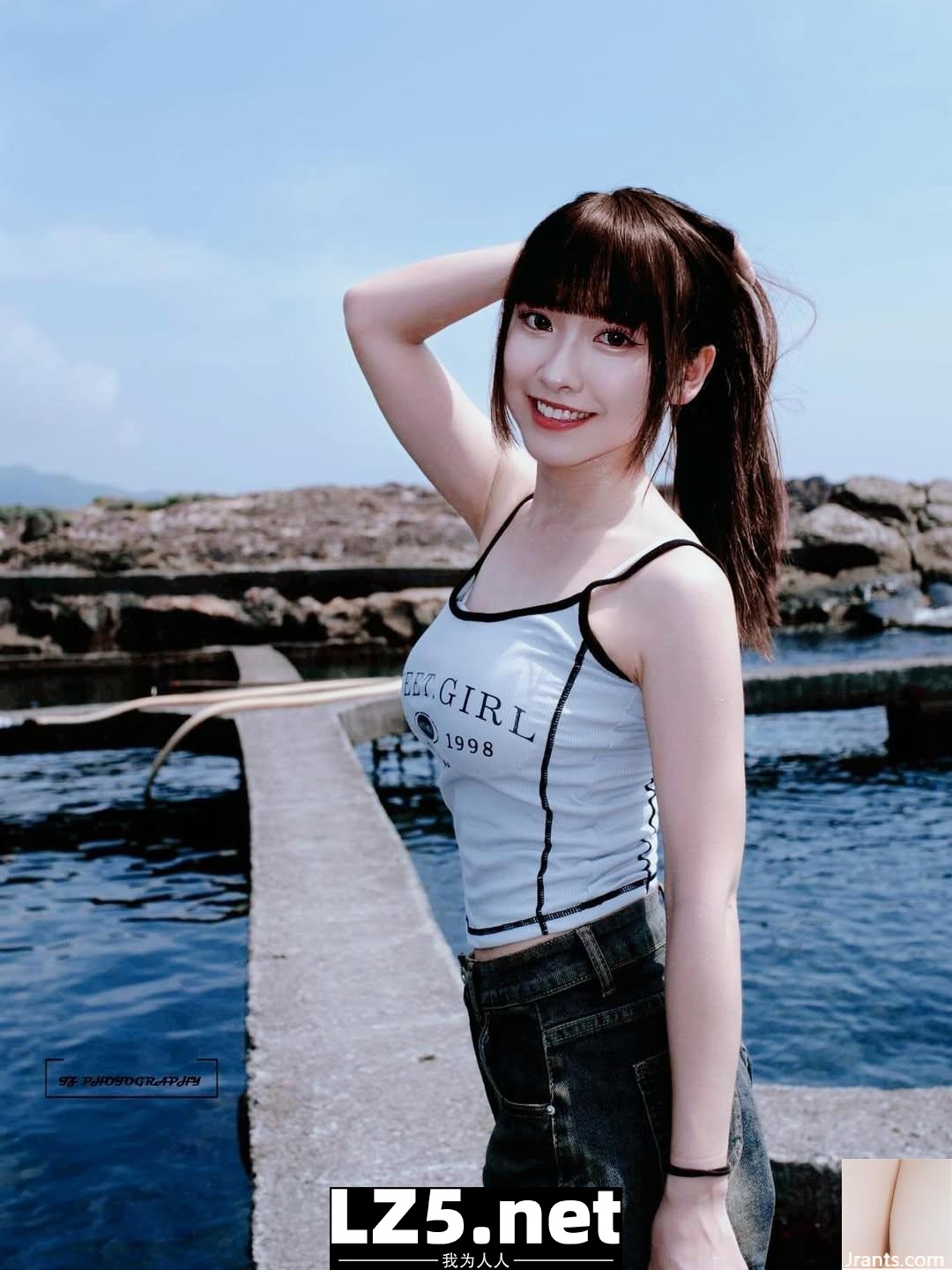小隻馬女孩「董璦昀」挑逗你的每一個眼神 (10P)