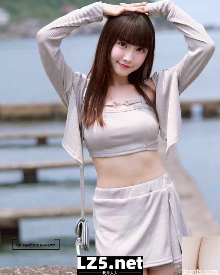 小隻馬女孩「董璦昀」挑逗你的每一個眼神 (10P)