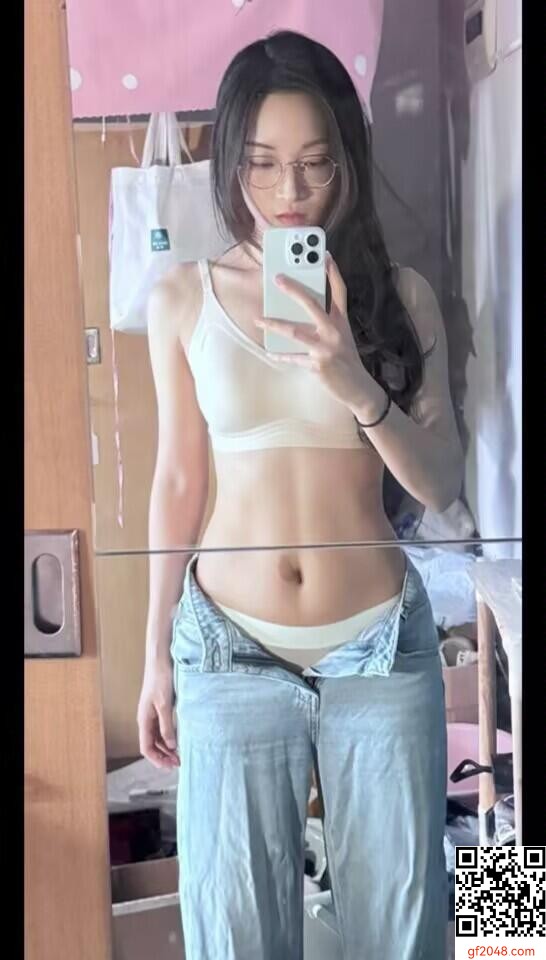 騷女生的蝴蝶逼