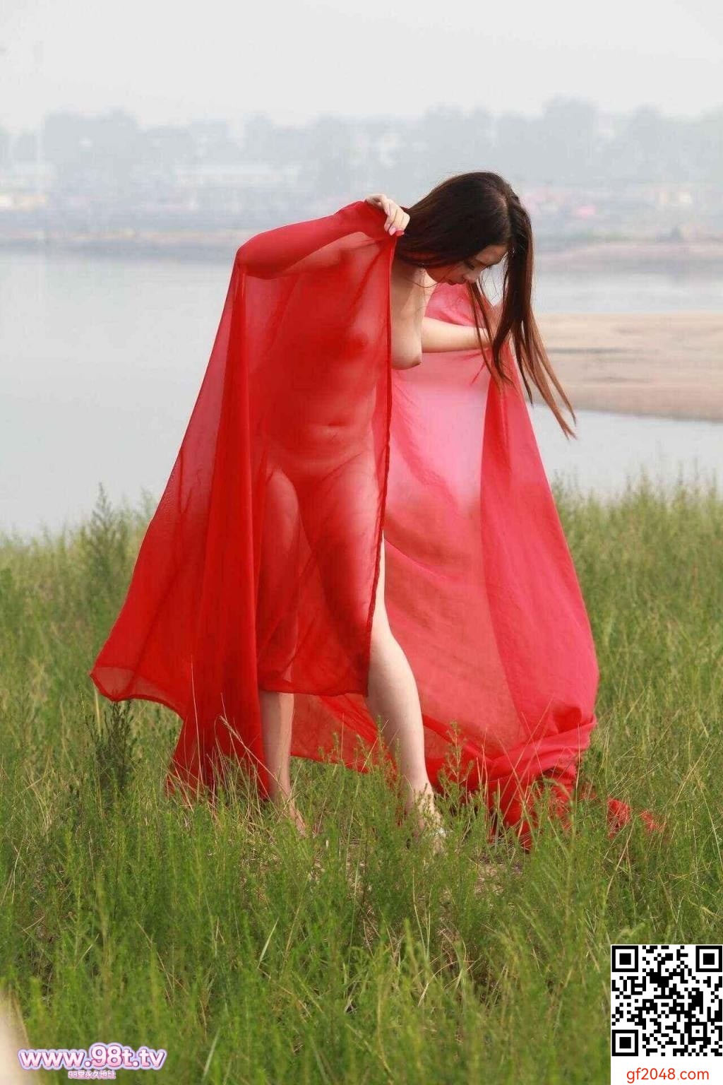 小骚逼喜欢户外露出拍摄[26P]