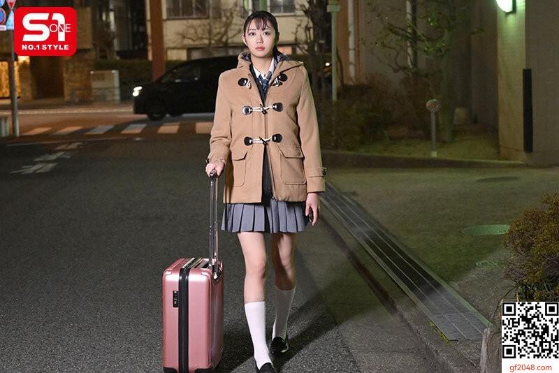 明日葉みつはエスワン8月新作「高身長の貧困女學生は小さいおじさん達に群がられ貪ら
