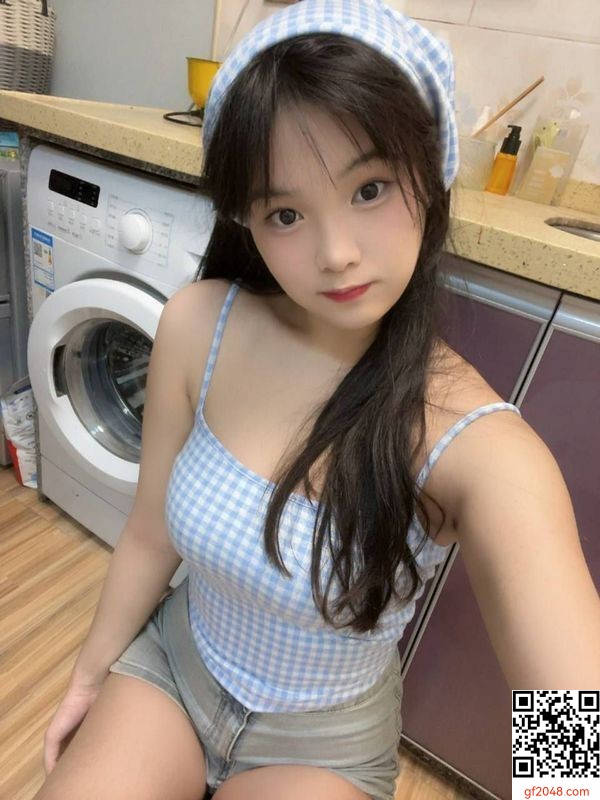 乖巧的小女朋友長的不錯，好嫩