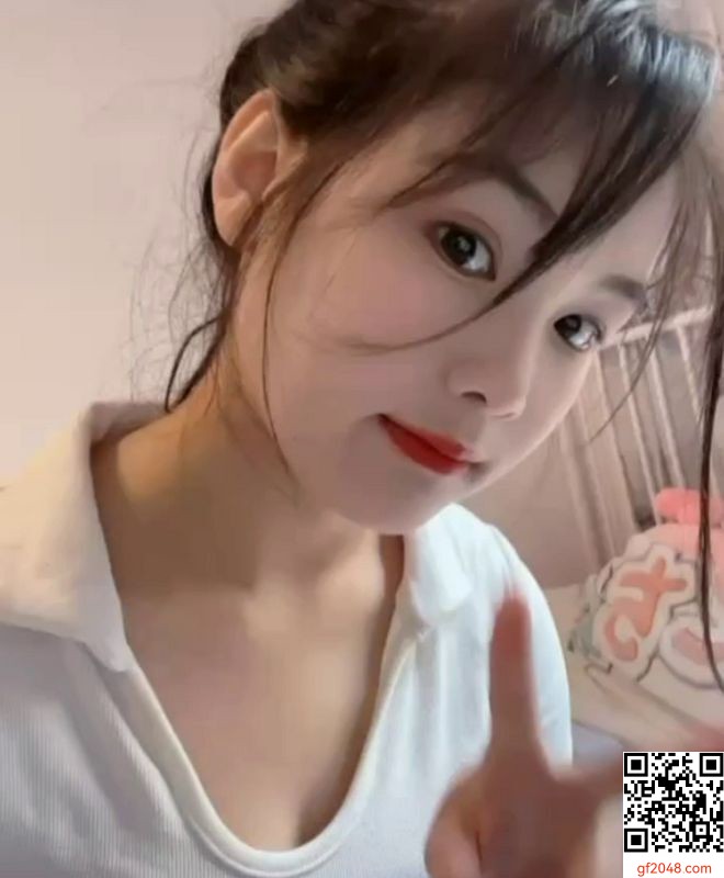 乖巧的小女朋友長的不錯，好嫩