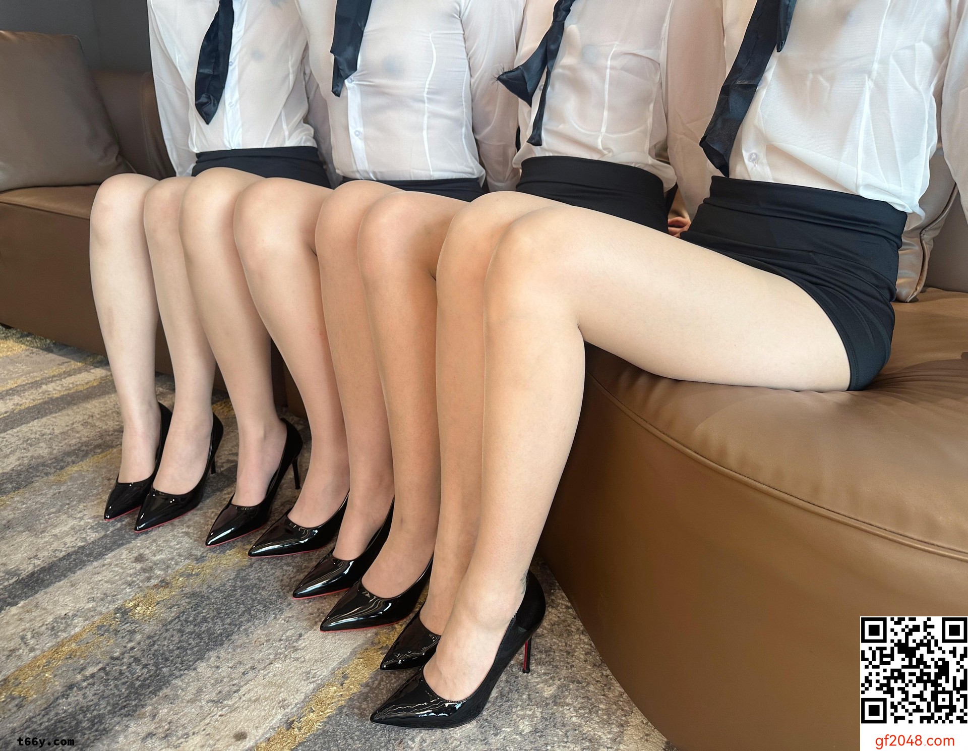 同時調教4個絲襪美腿